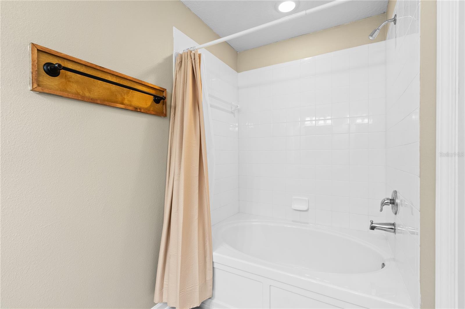 2619 Redford Way Property Photo 23