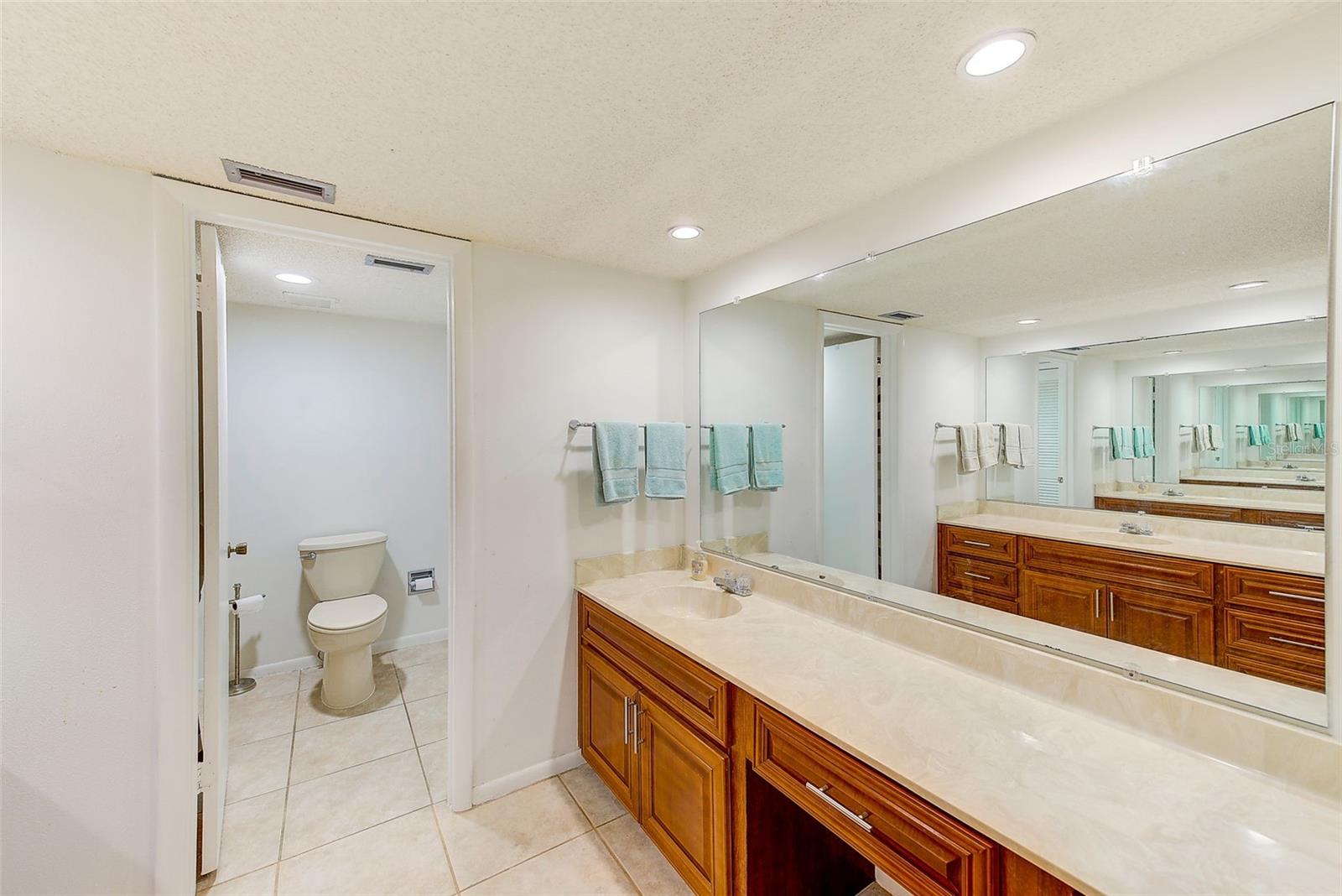 736 Island Way #404 Property Photo 25