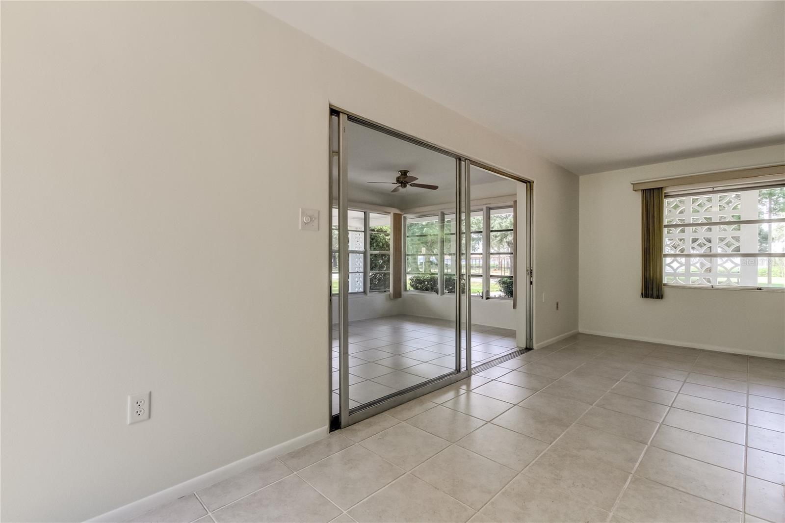 303 Shore Dr W Property Photo 14