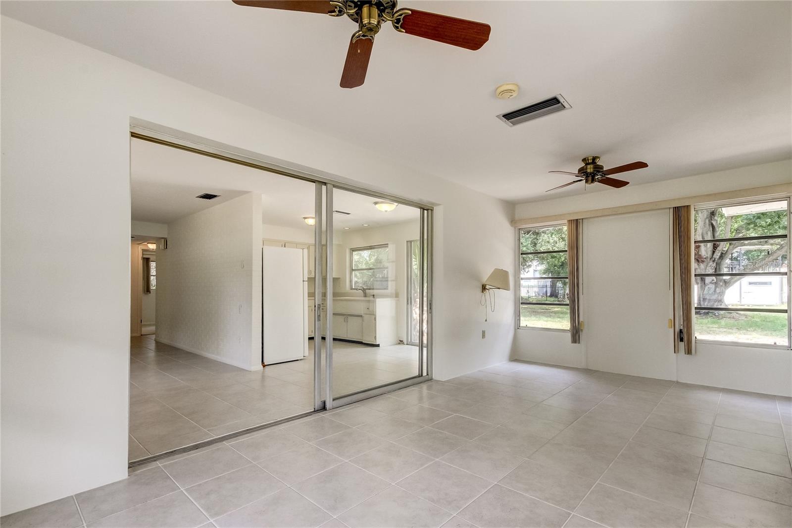 303 Shore Dr W Property Photo 15