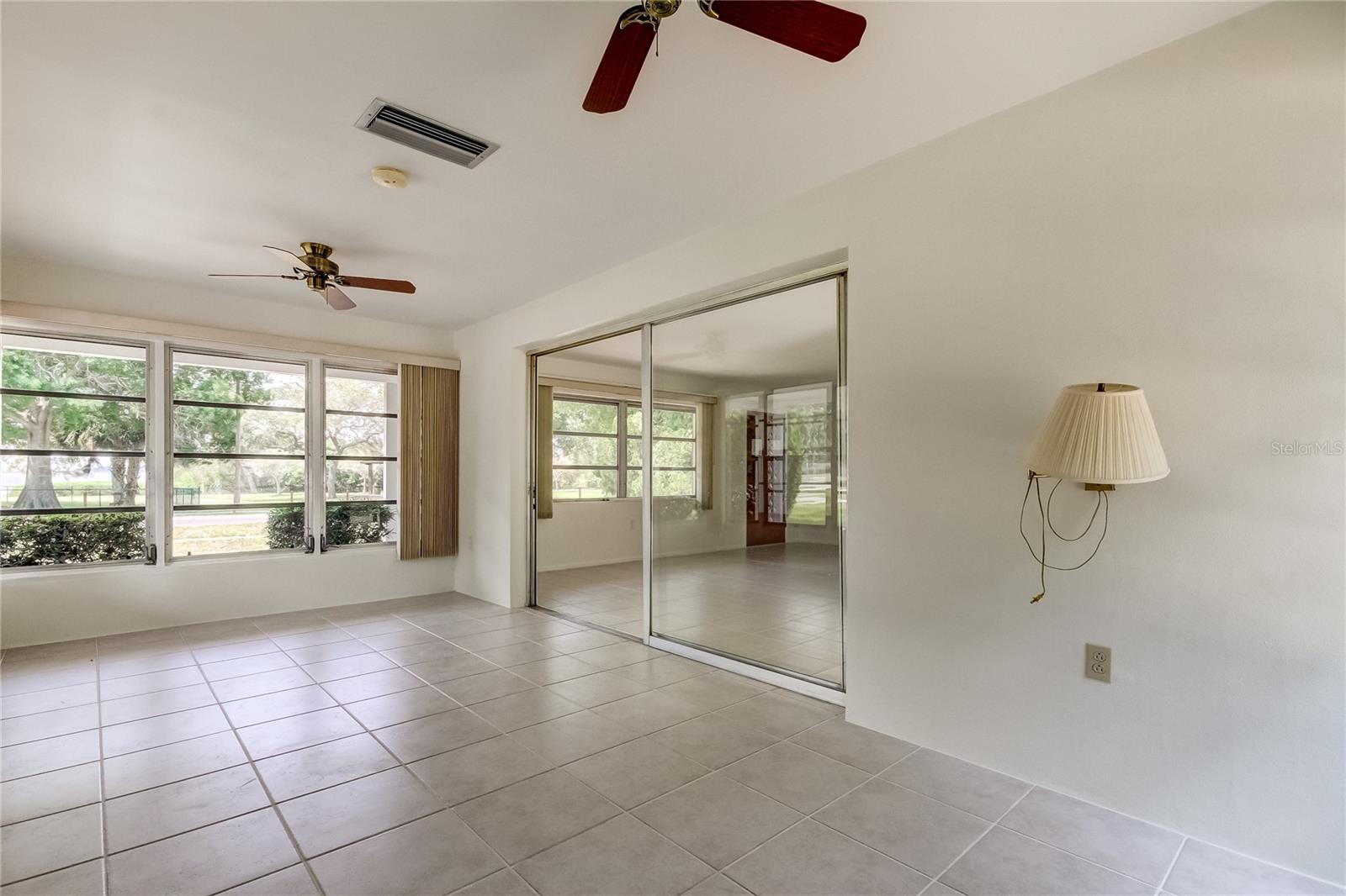 303 Shore Dr W Property Photo 16
