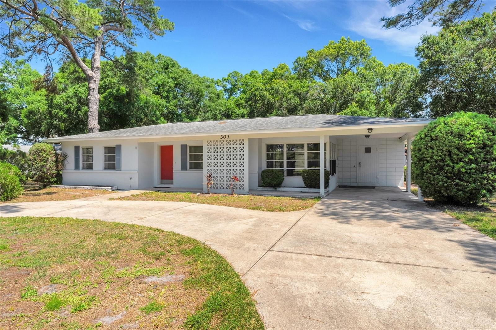 303 Shore Dr W Property Photo 37