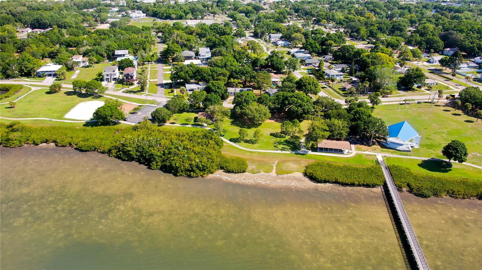 303 Shore Dr W Property Photo 52