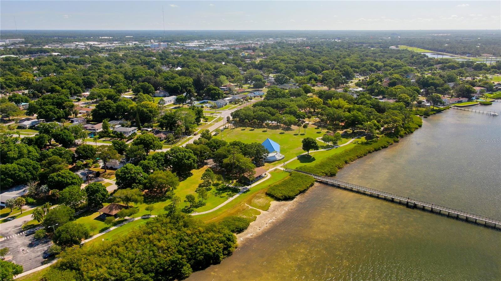 303 Shore Dr W Property Photo 54