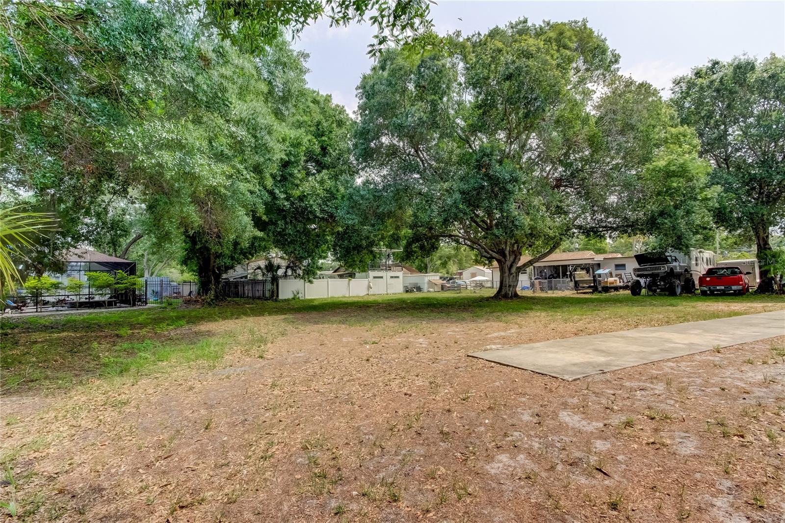 303 Shore Dr W Property Photo 67