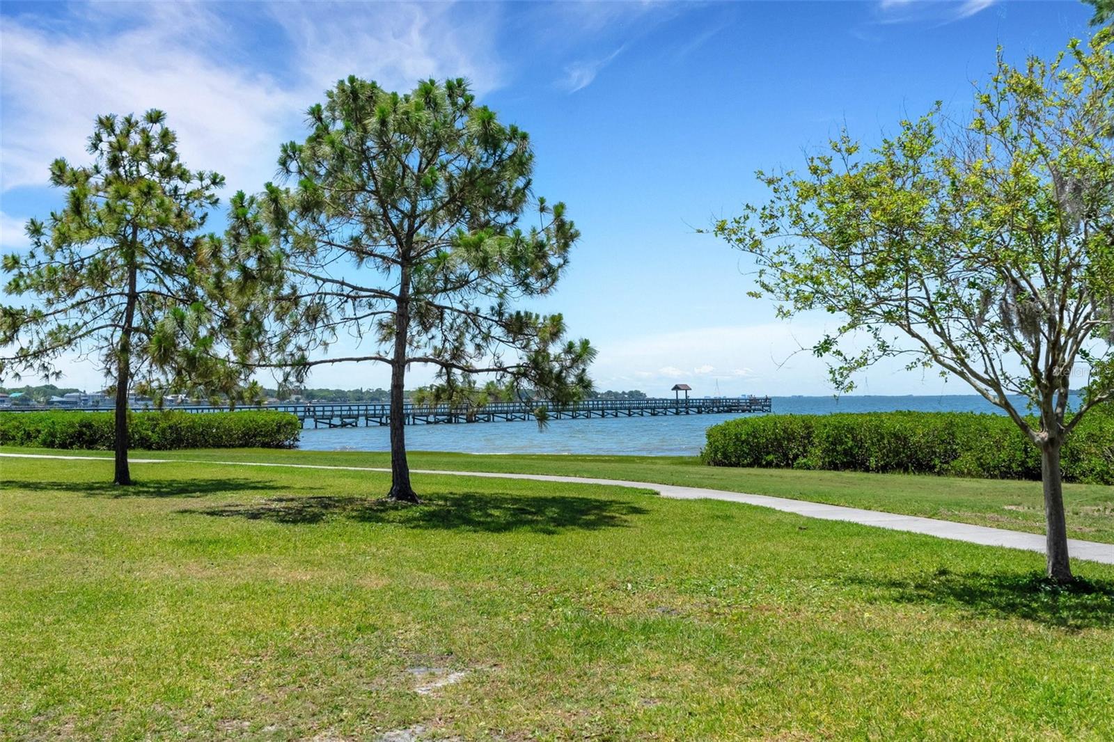 303 Shore Dr W Property Photo 73
