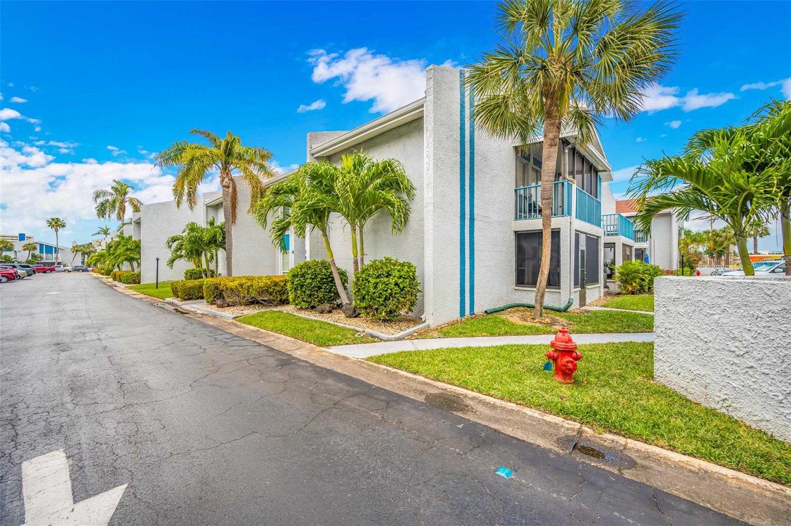 260 Medallion Blvd #f Property Photo 1