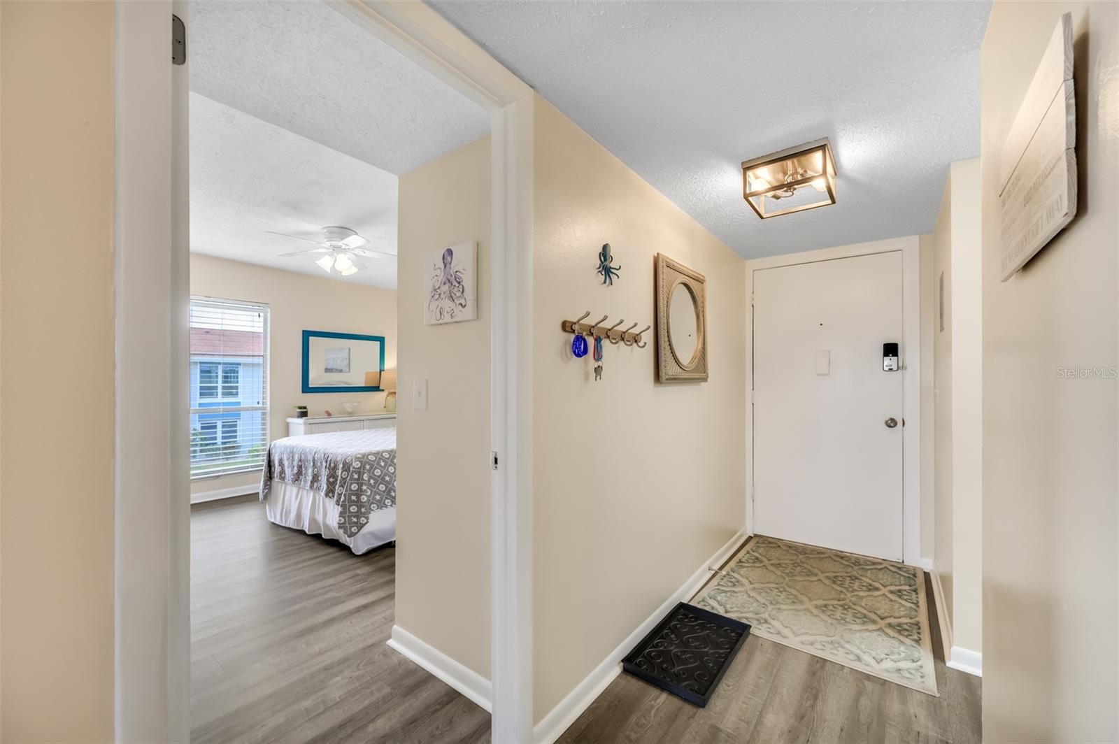 260 Medallion Blvd #f Property Photo 2