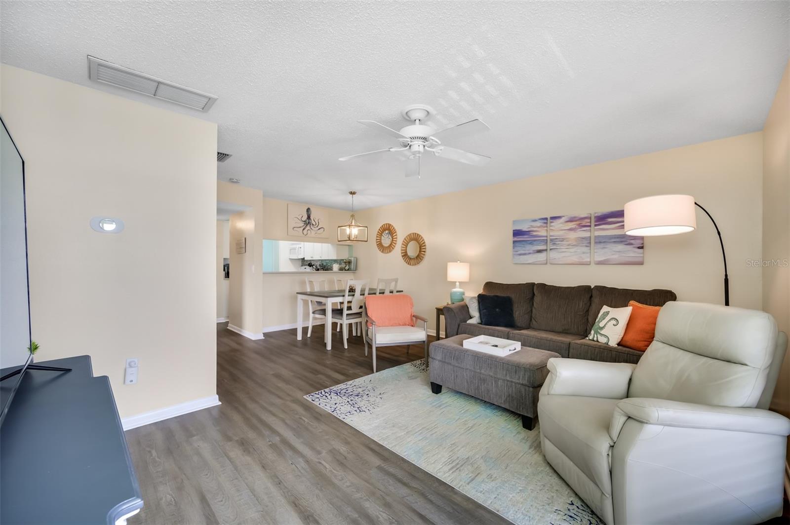 260 Medallion Blvd #f Property Photo 4