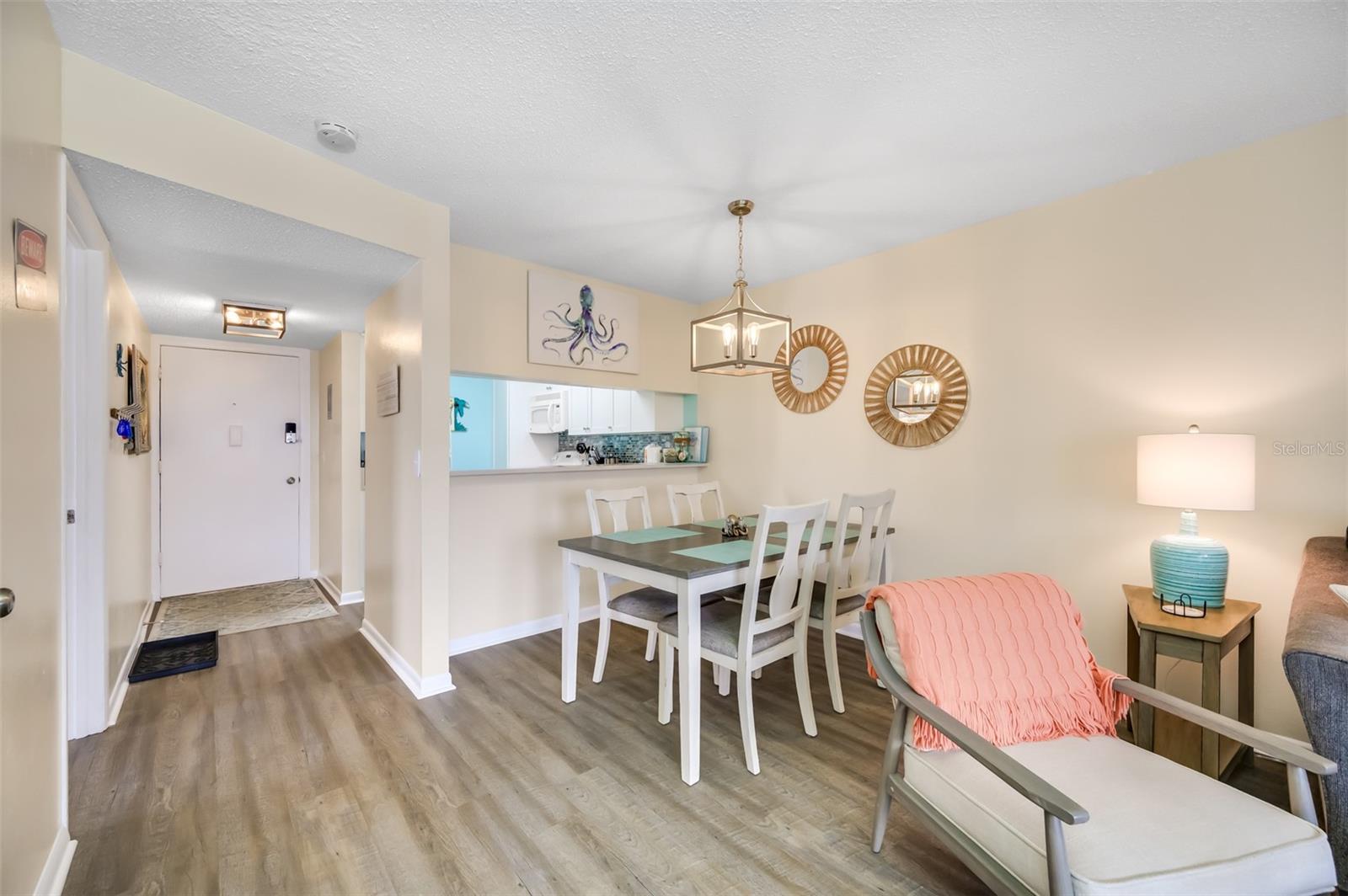 260 Medallion Blvd #f Property Photo 8