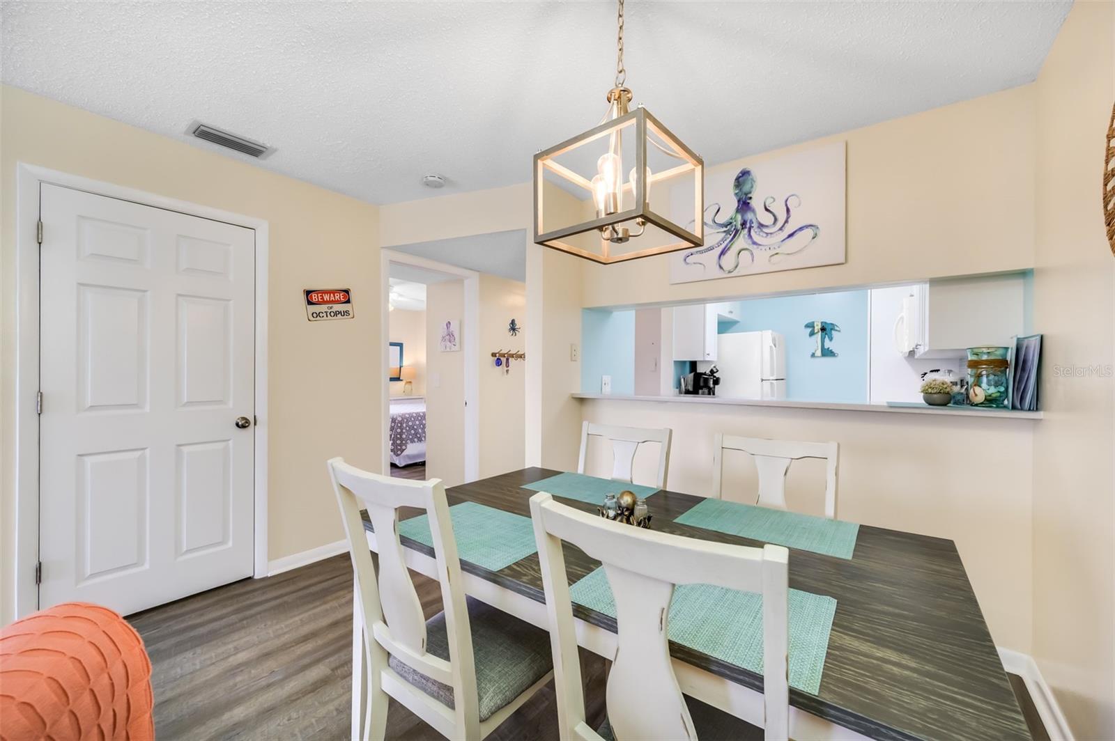 260 Medallion Blvd #f Property Photo 9