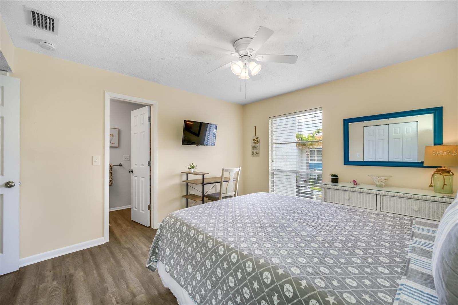 260 Medallion Blvd #f Property Photo 17