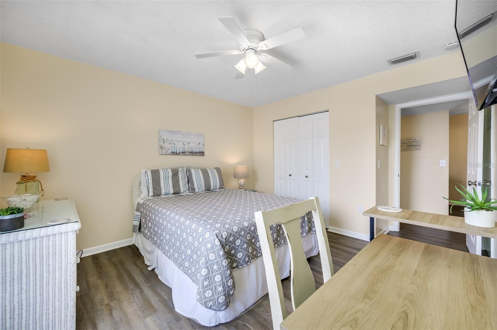 260 Medallion Blvd #f Property Photo 18