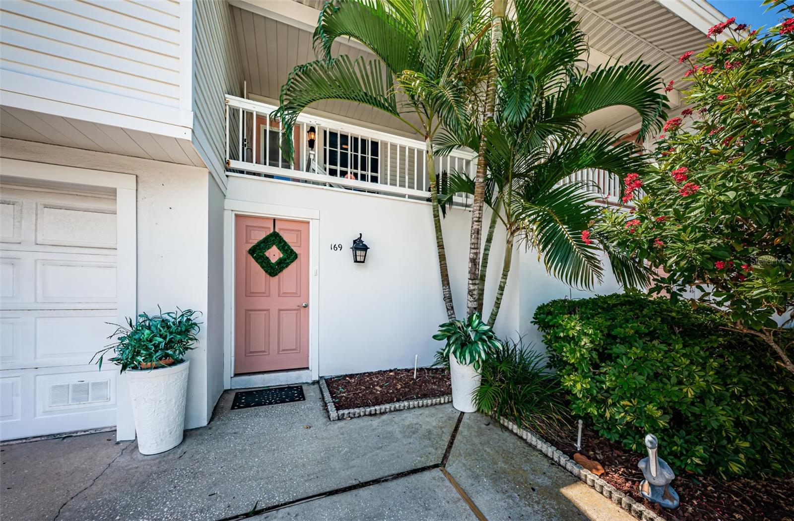 169 Sun Isle Cir #33 Property Photo 1