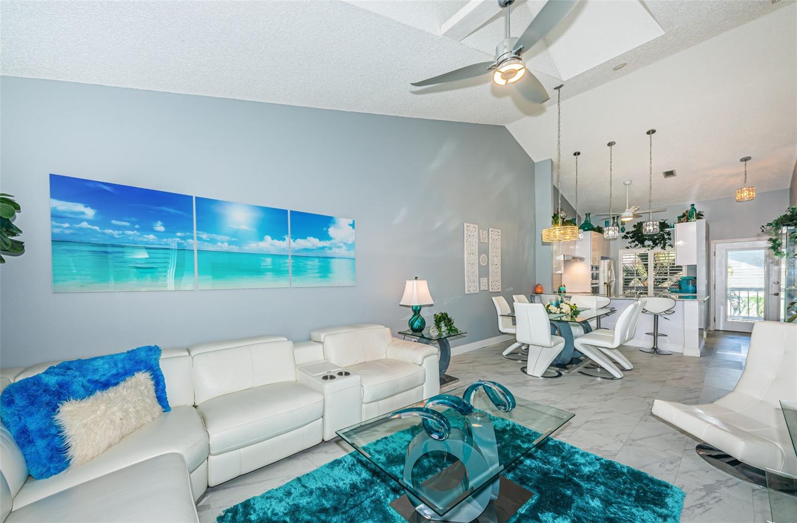 169 Sun Isle Cir #33 Property Photo 6