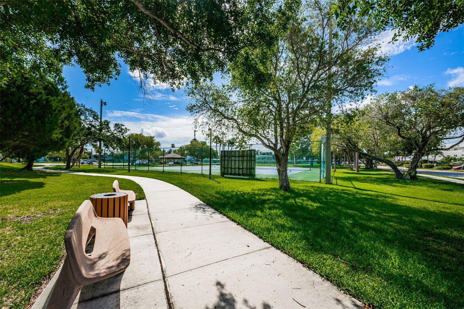 169 Sun Isle Cir #33 Property Photo 46