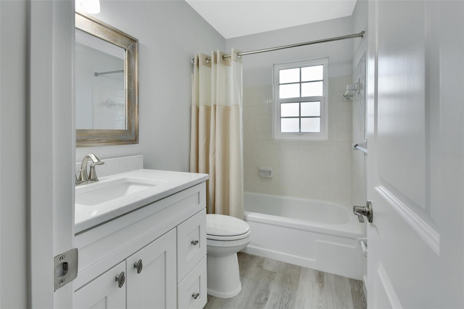 217 N Hill Ave #20 Property Photo 11