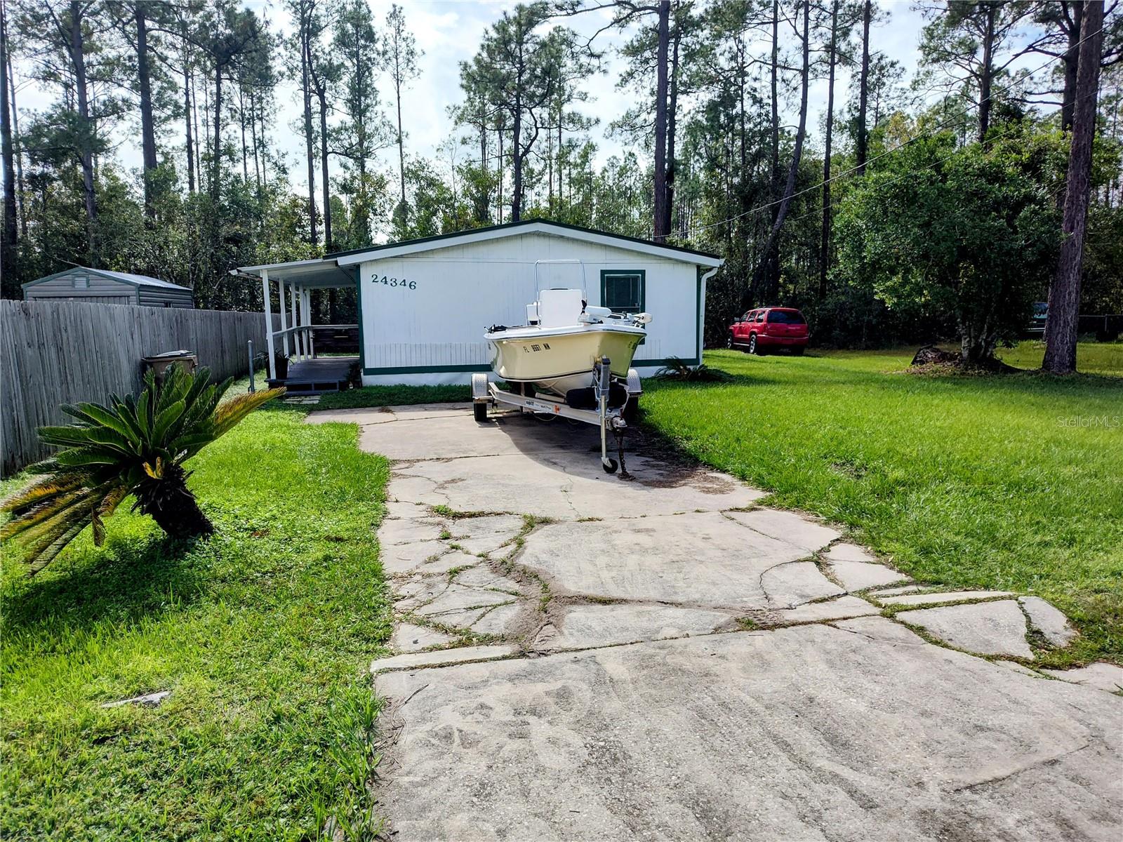24346 Maxwell St Property Photo 2