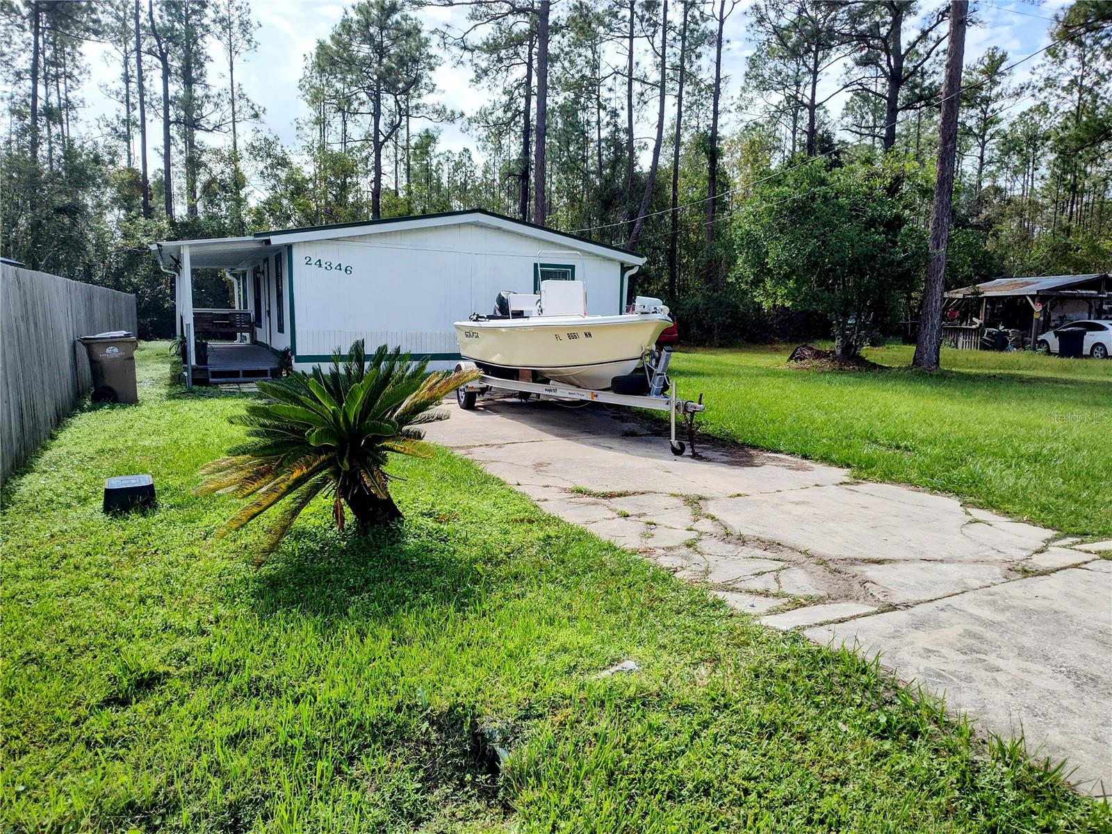 24346 Maxwell St Property Photo 3