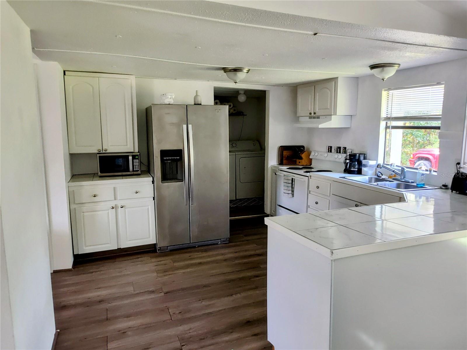 24346 Maxwell St Property Photo 6