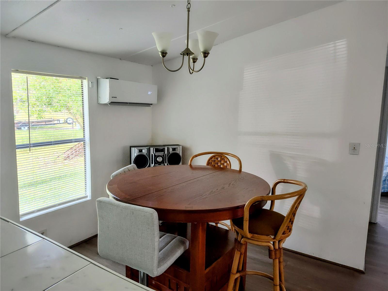 24346 Maxwell St Property Photo 7