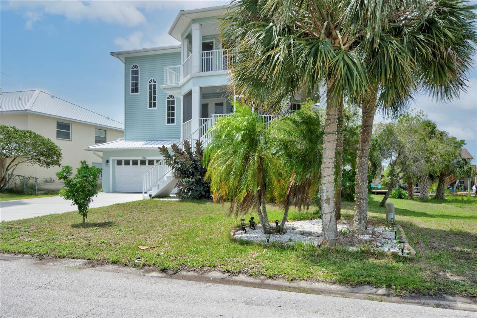 7352 Gulf Way Property Photo 3