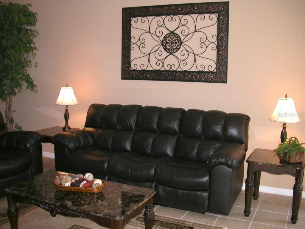 10313 Hebblewhite Ct Property Photo 4