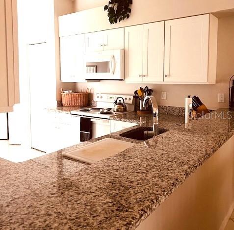 9480 High Gate Dr #2125 Property Photo 3