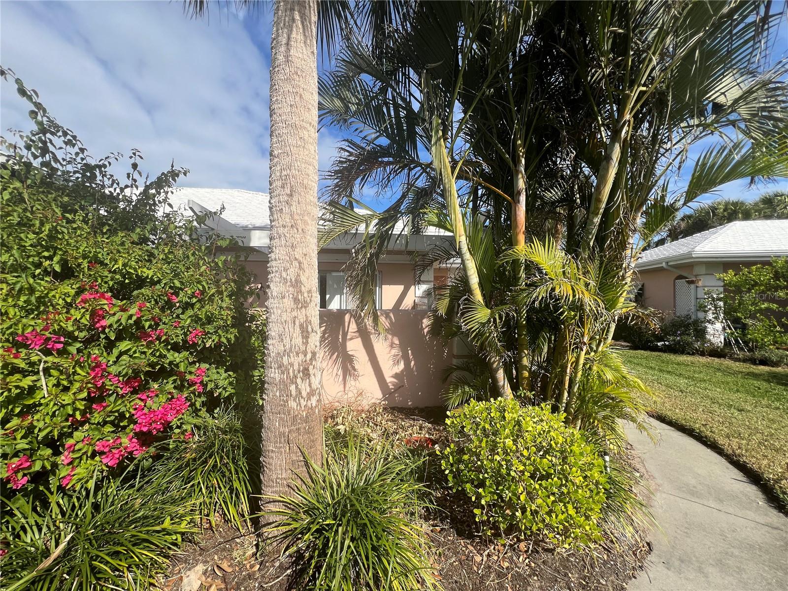 338 Cerromar Way N #4 Property Photo 2