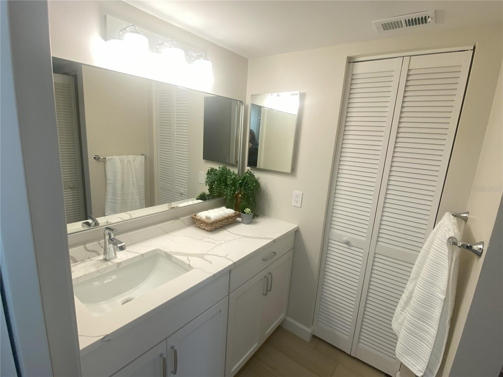 796 Bird Bay Way #bld 30 Property Photo 9
