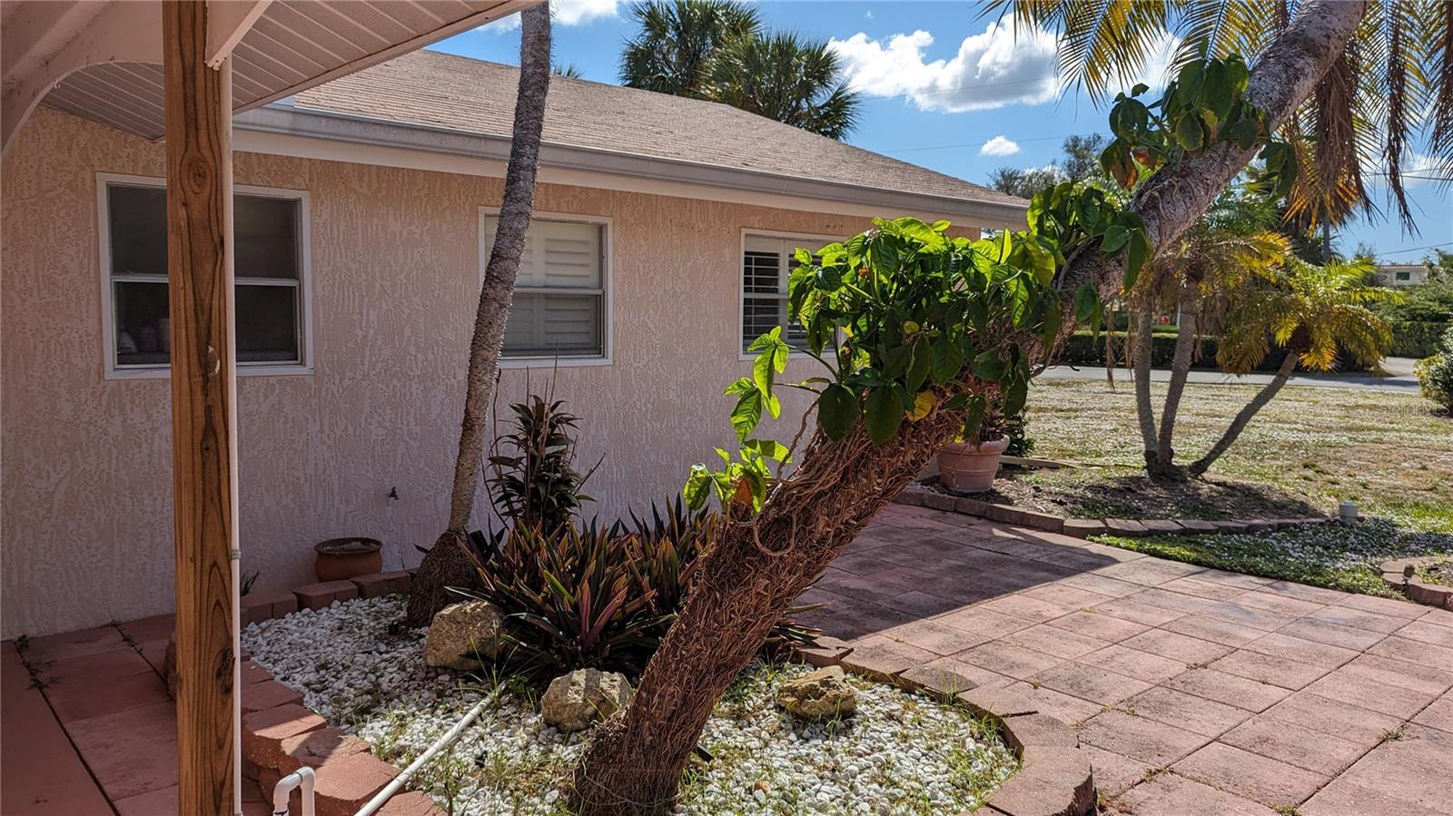 2500 Bayshore Rd Property Photo 11