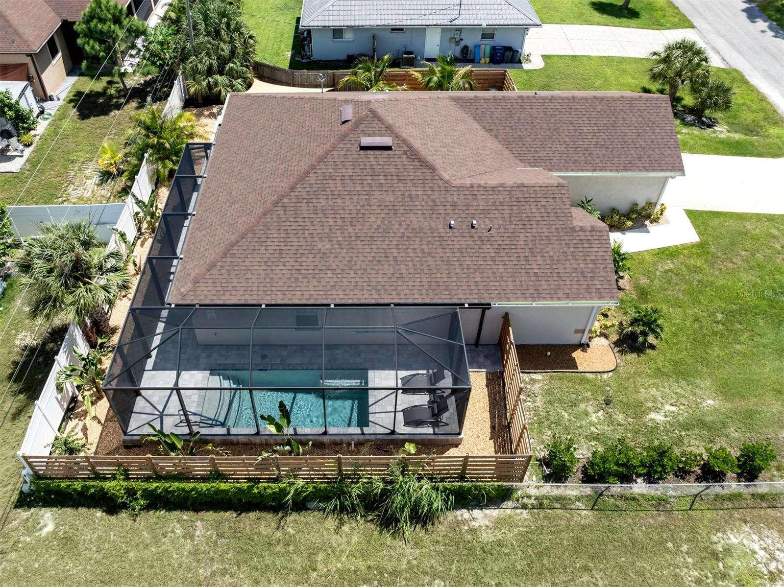 1190 Euclid Rd Property Photo 4