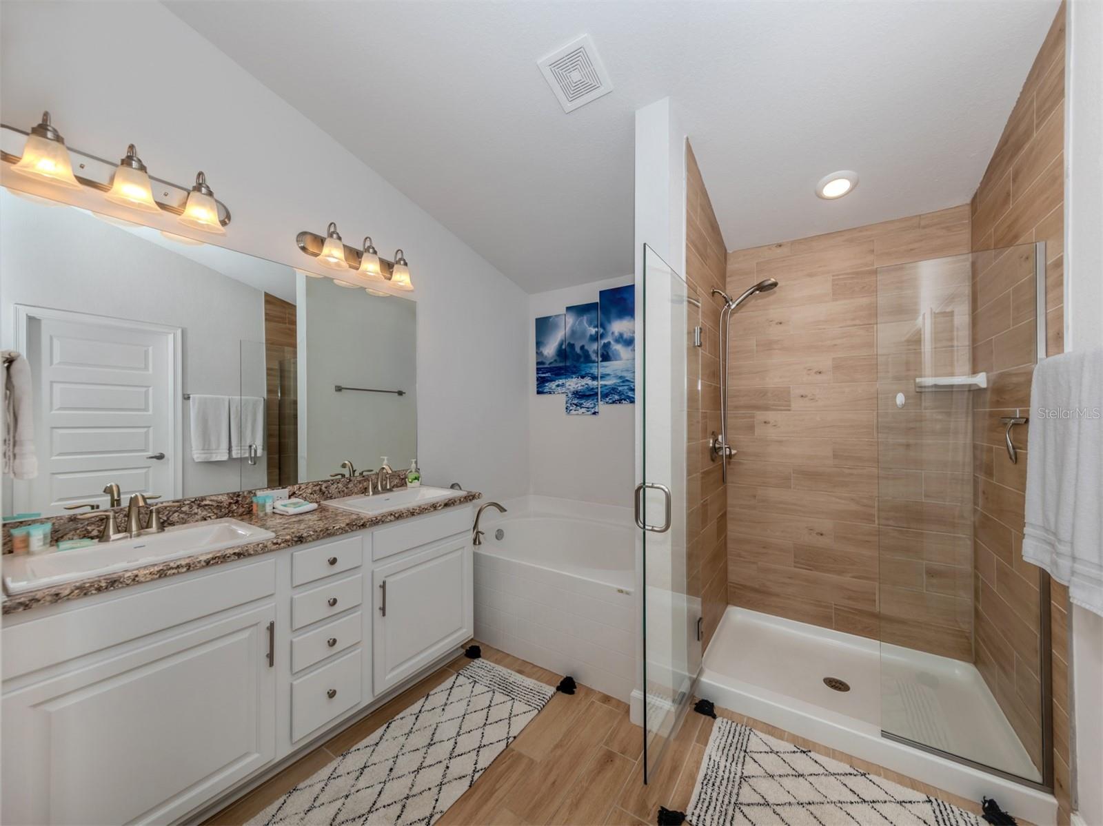 1190 Euclid Rd Property Photo 31