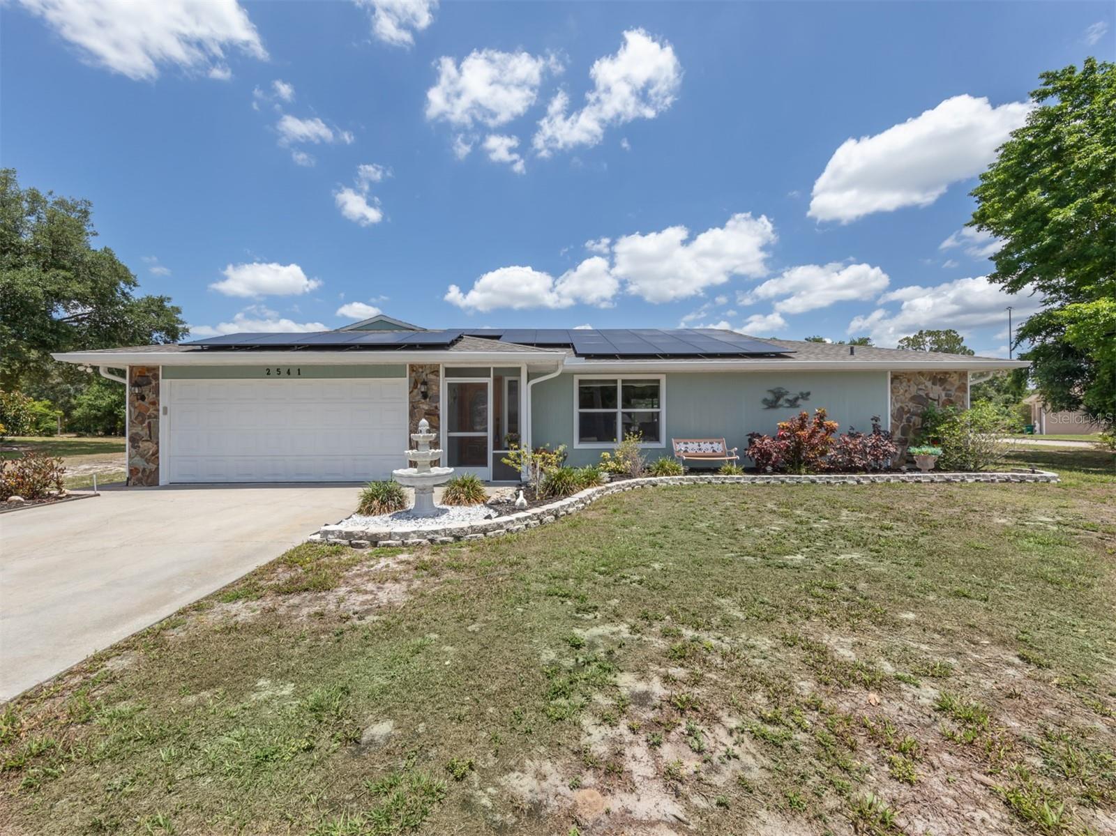 2541 Northway Dr Property Photo 1