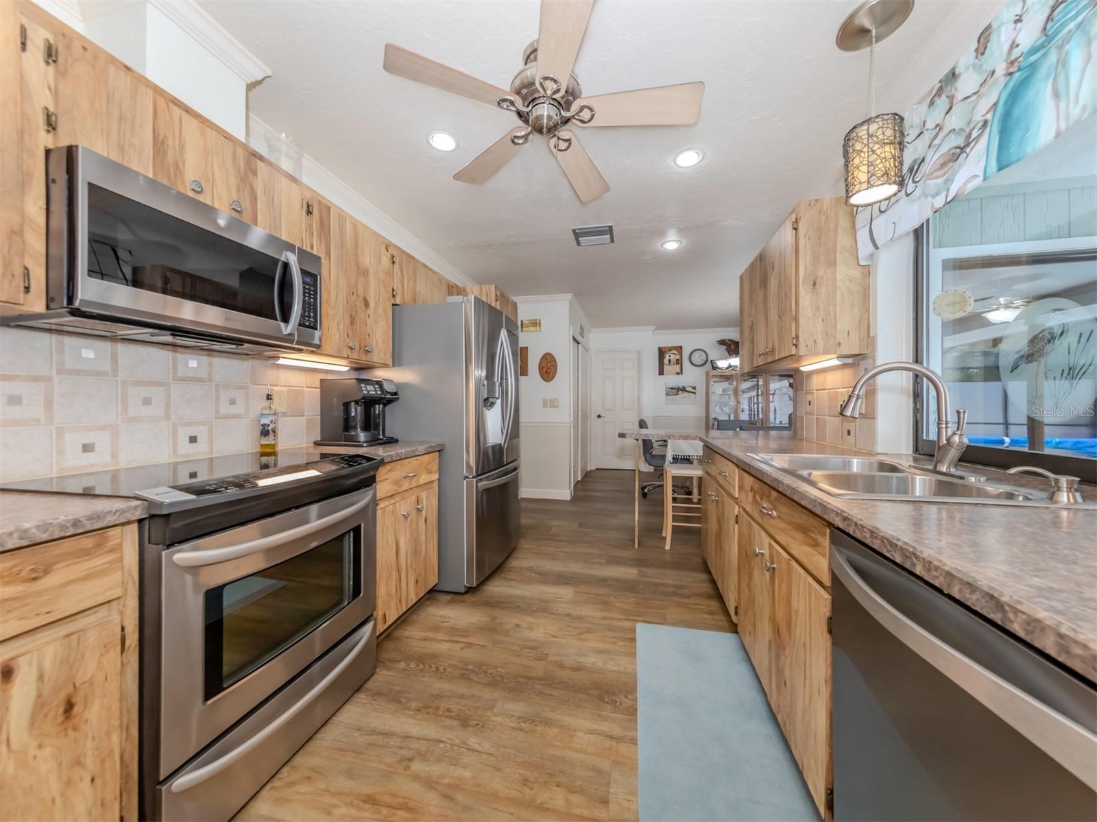 2541 Northway Dr Property Photo 8