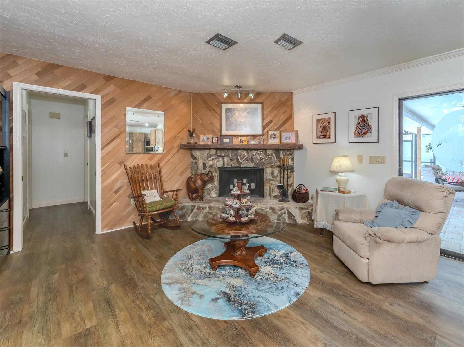 2541 Northway Dr Property Photo 14