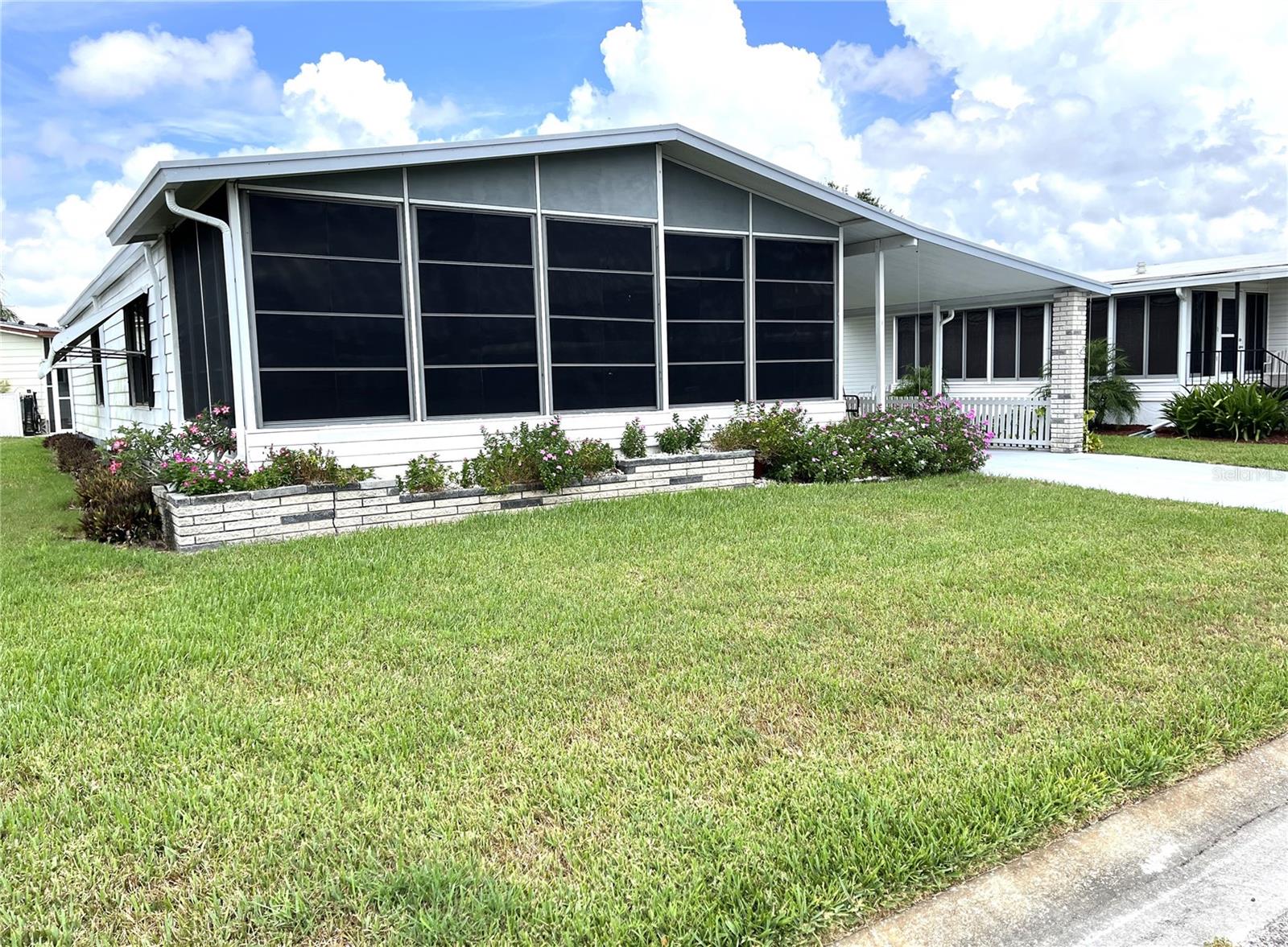 257 Palm Harbor Dr Property Photo 1
