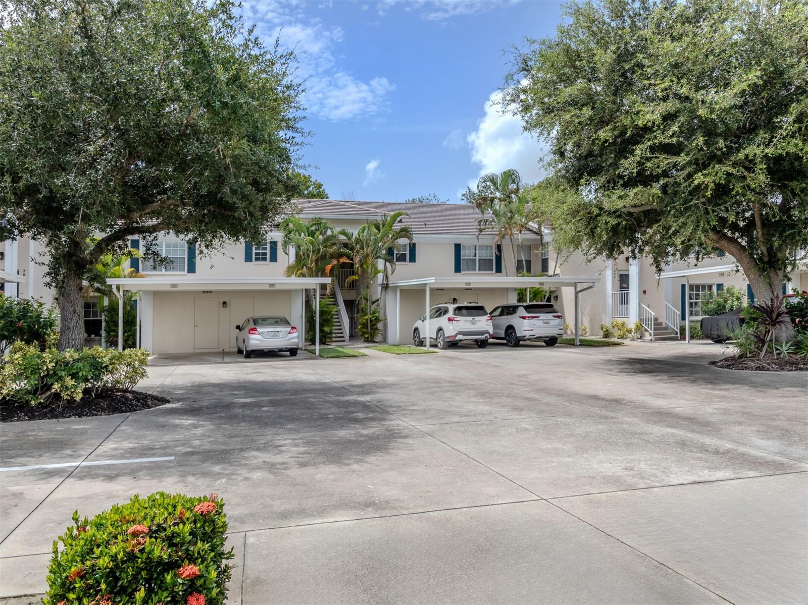 821 Montrose Dr #103 Property Photo 1