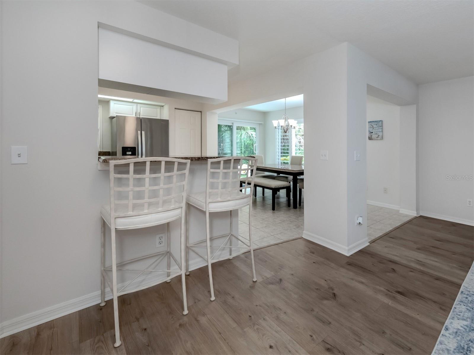821 Montrose Dr #103 Property Photo 6