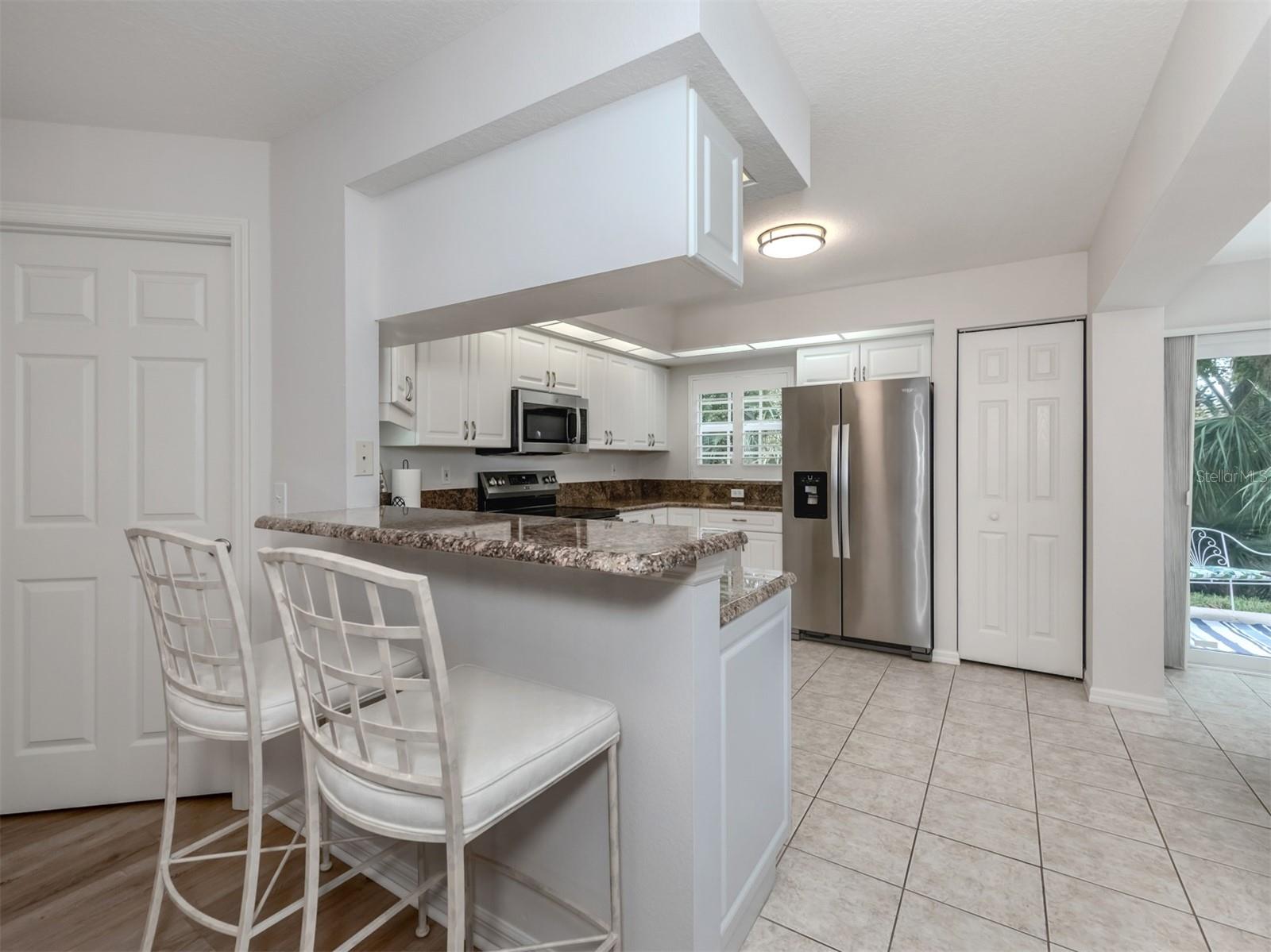821 Montrose Dr #103 Property Photo 12