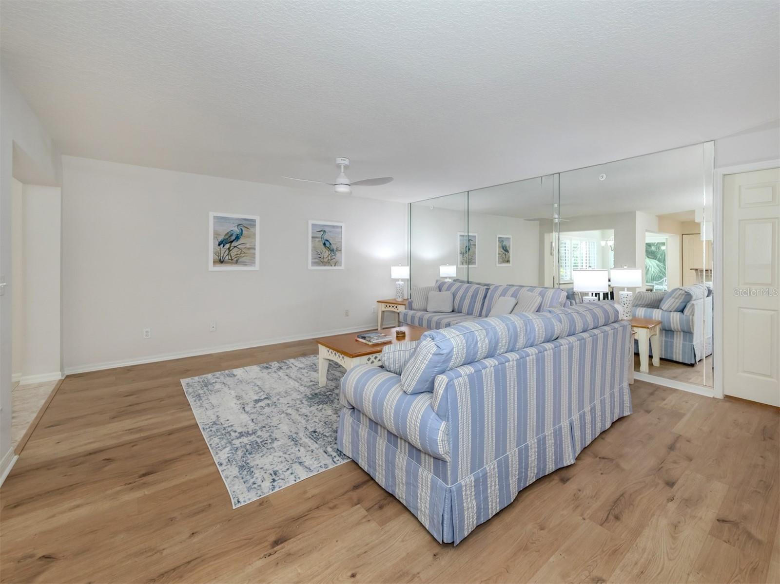 821 Montrose Dr #103 Property Photo 17