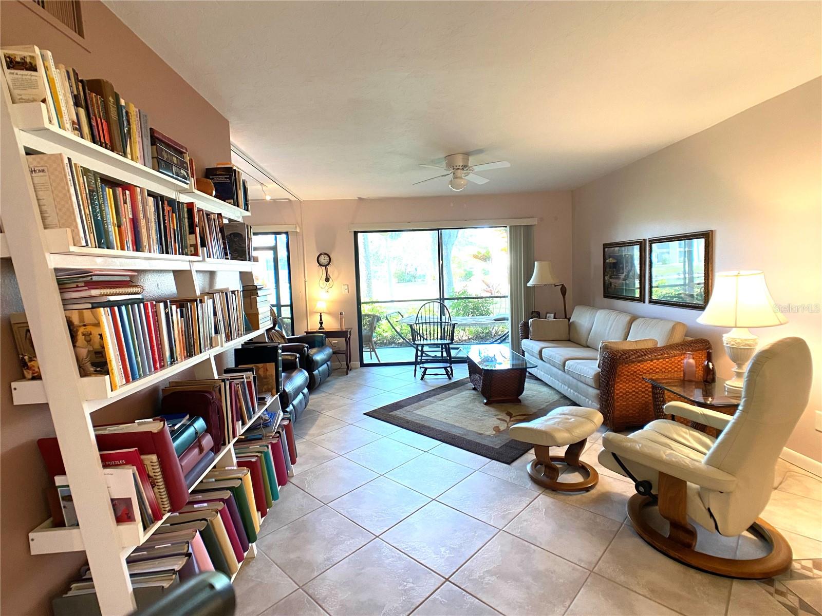 654 Bird Bay Dr E #106 Property Photo 4