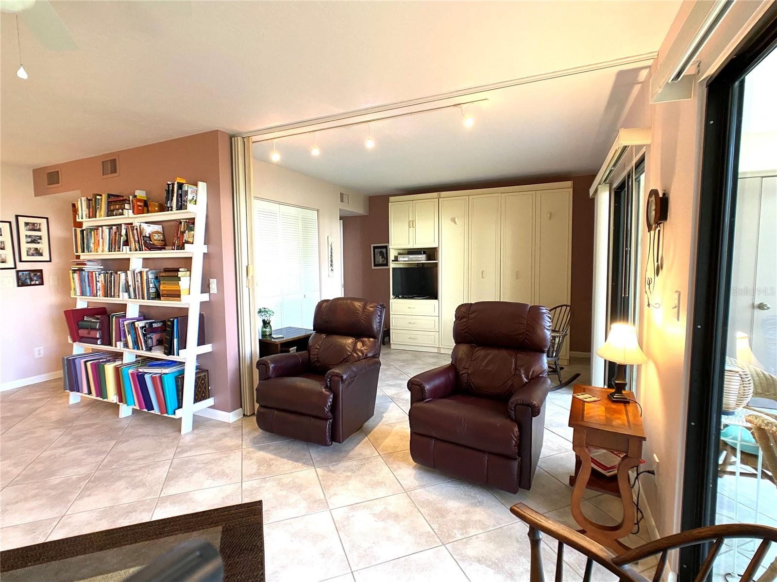 654 Bird Bay Dr E #106 Property Photo 7