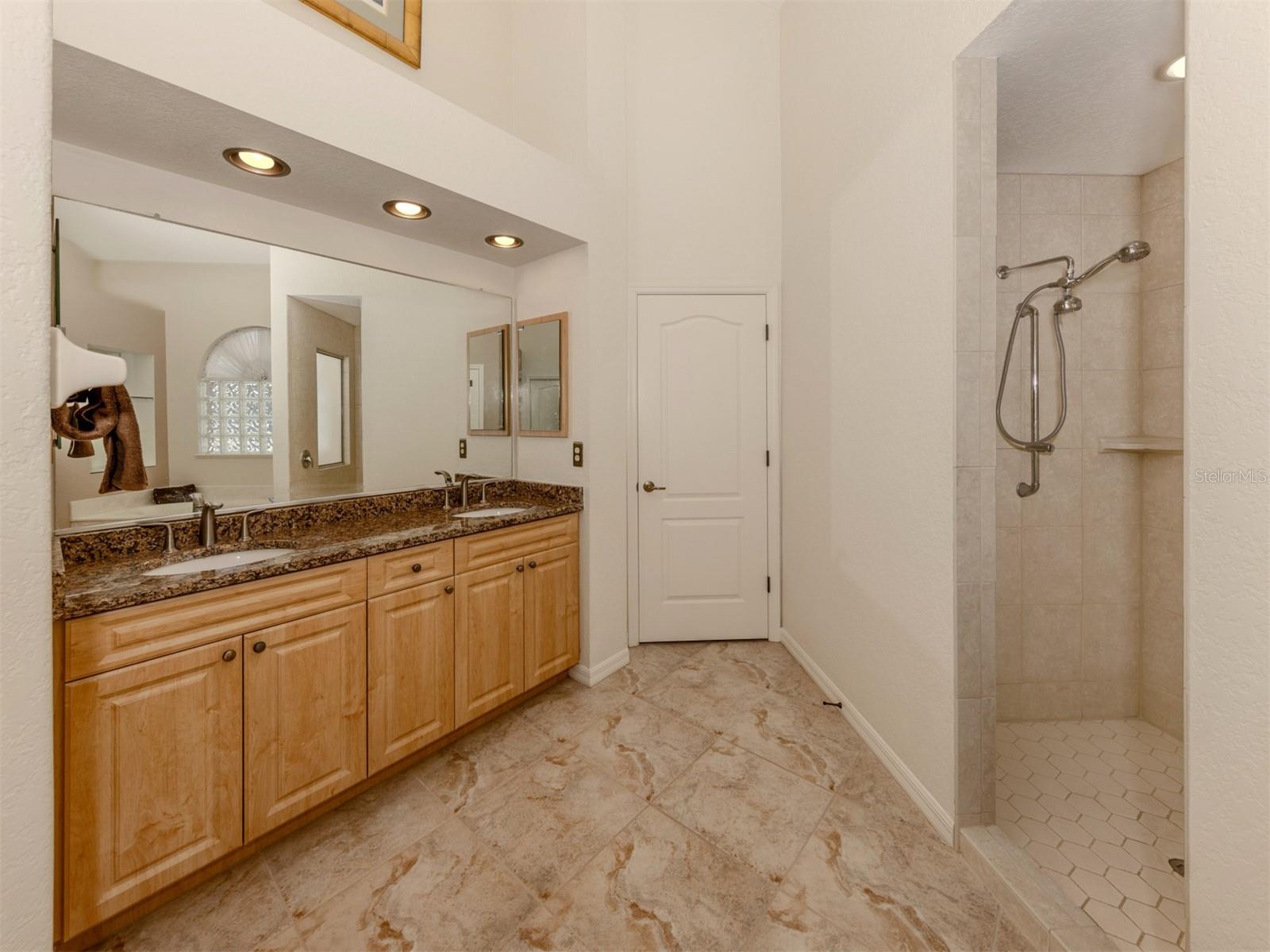 1374 Brenner Park Dr Property Photo 17