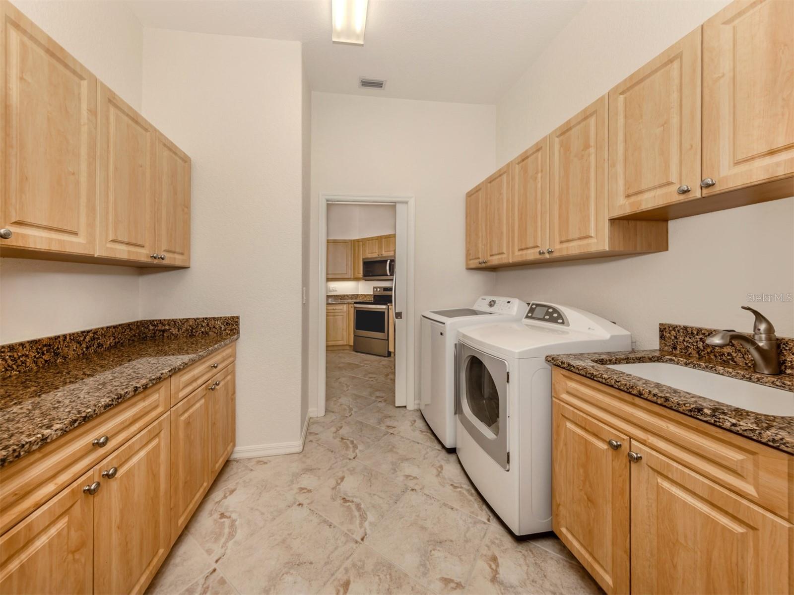 1374 Brenner Park Dr Property Photo 23