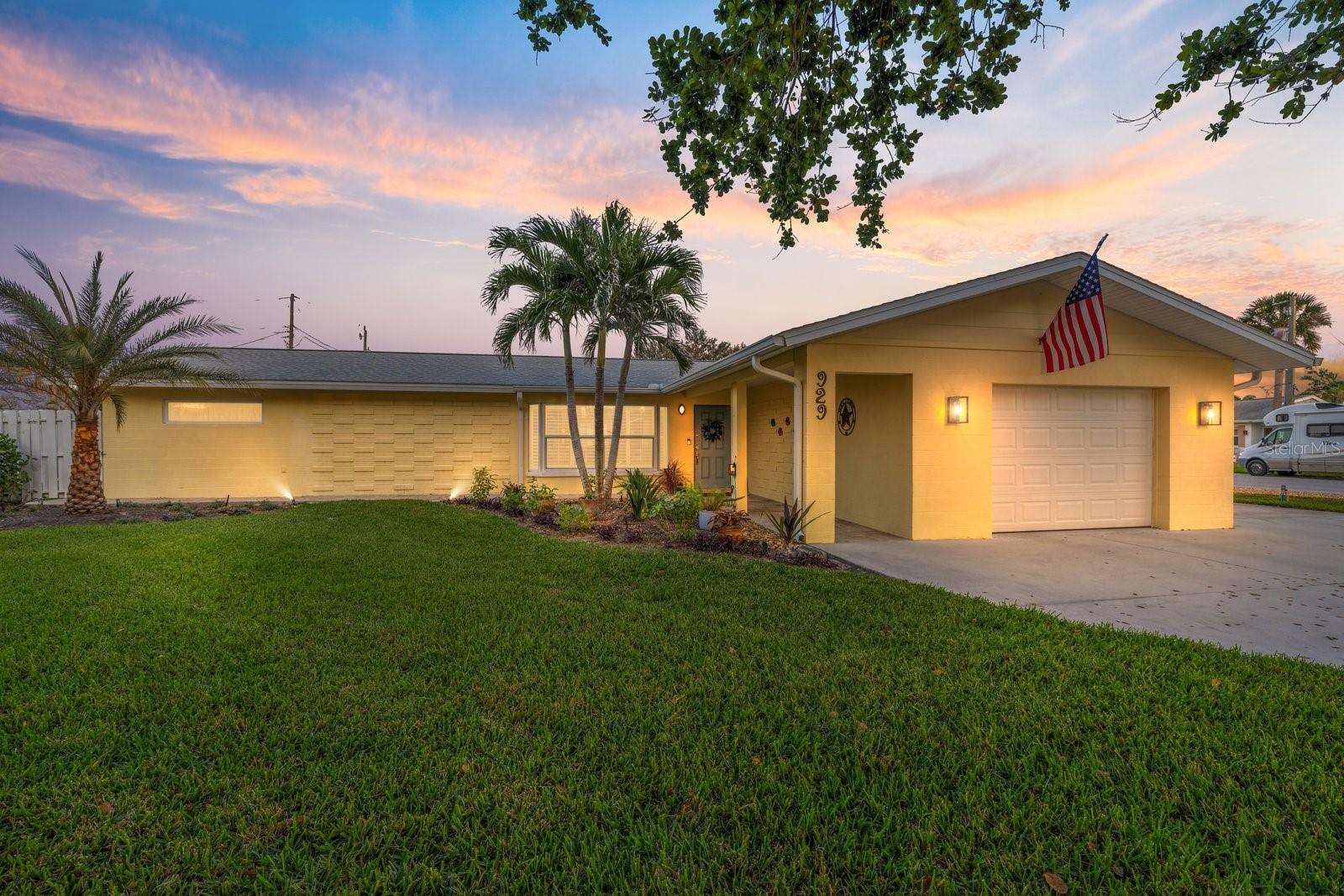 929 The Rialto Property Photo 1
