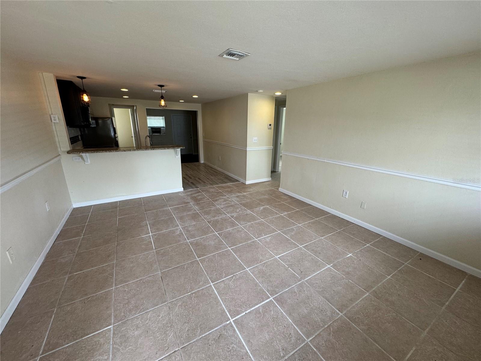 2111 Forked Creek Dr Property Photo 2