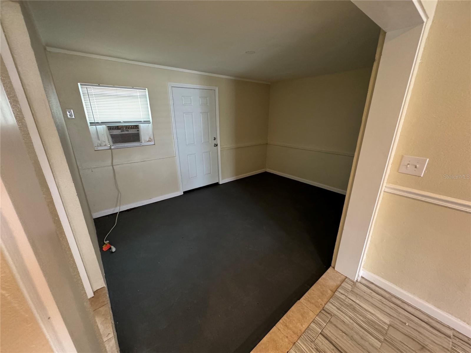 2111 Forked Creek Dr Property Photo 6