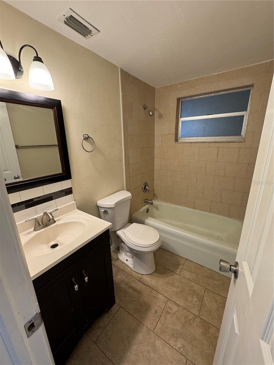 2111 Forked Creek Dr Property Photo 8