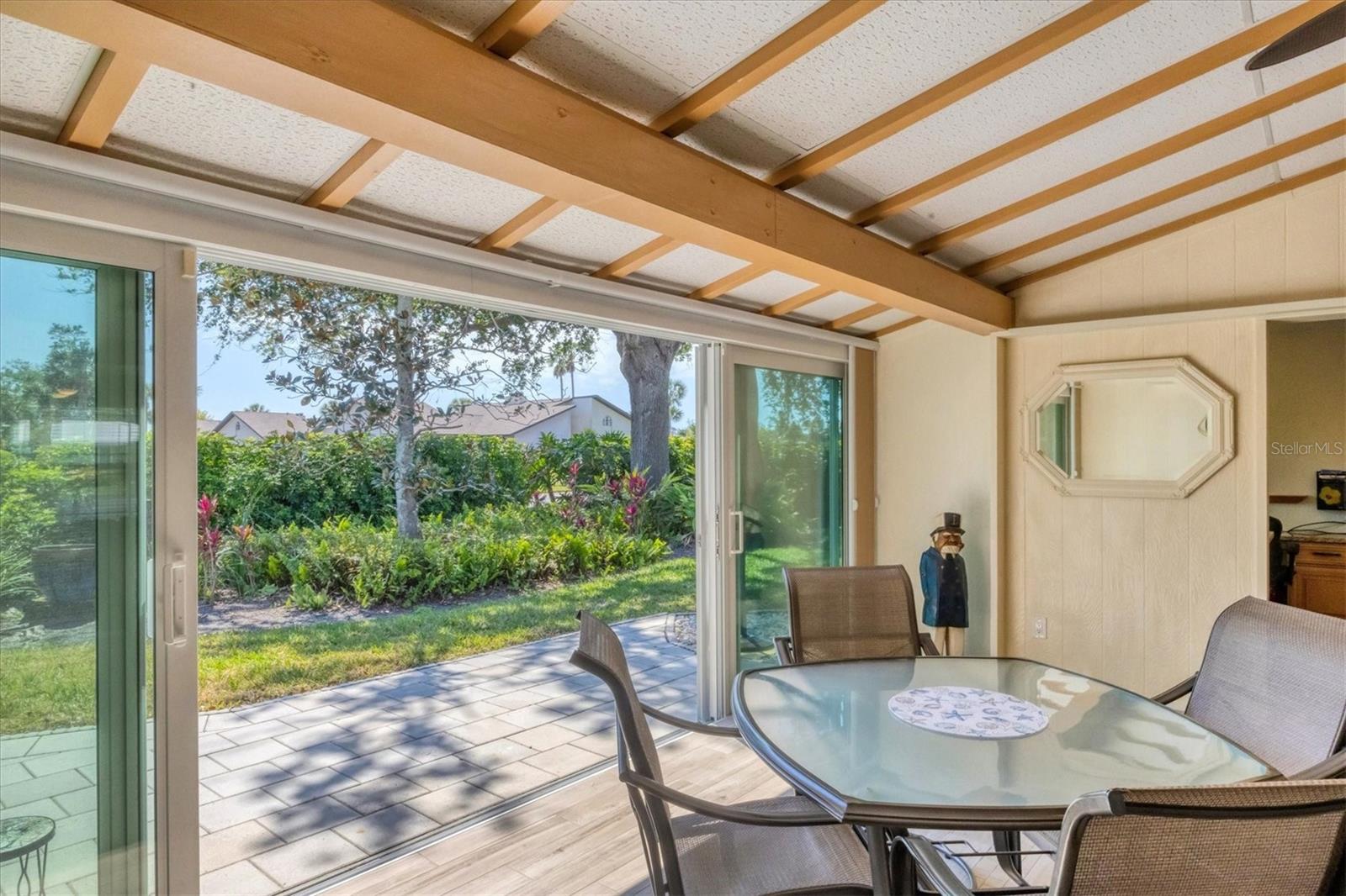 51 Oakwood Dr N #51 Property Photo 4